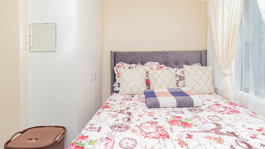 2 Bedroom Property for Sale in Bellville Central Western Cape